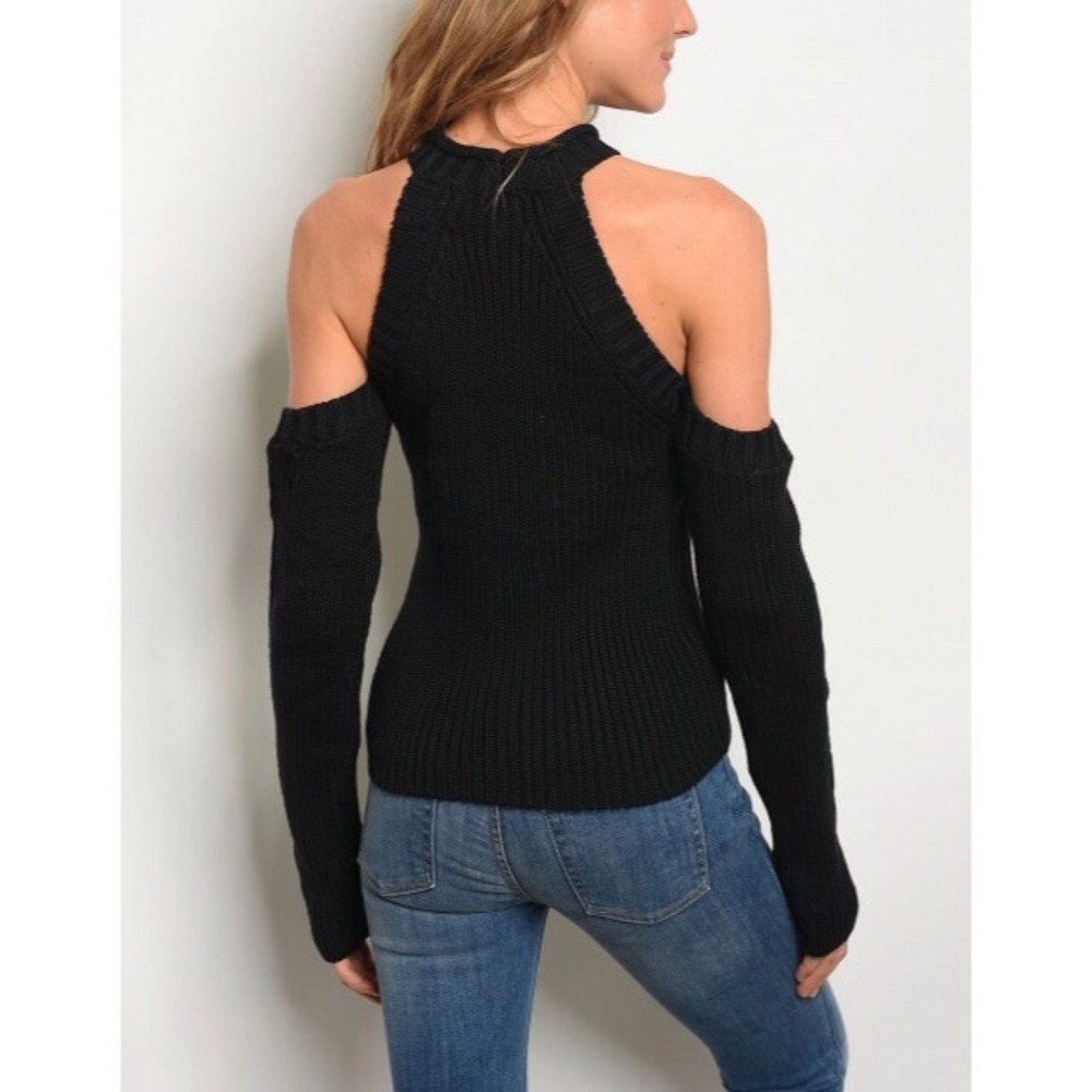 🖤High neck cold shoulder black sweater 🖤 - Picture 4 of 4
